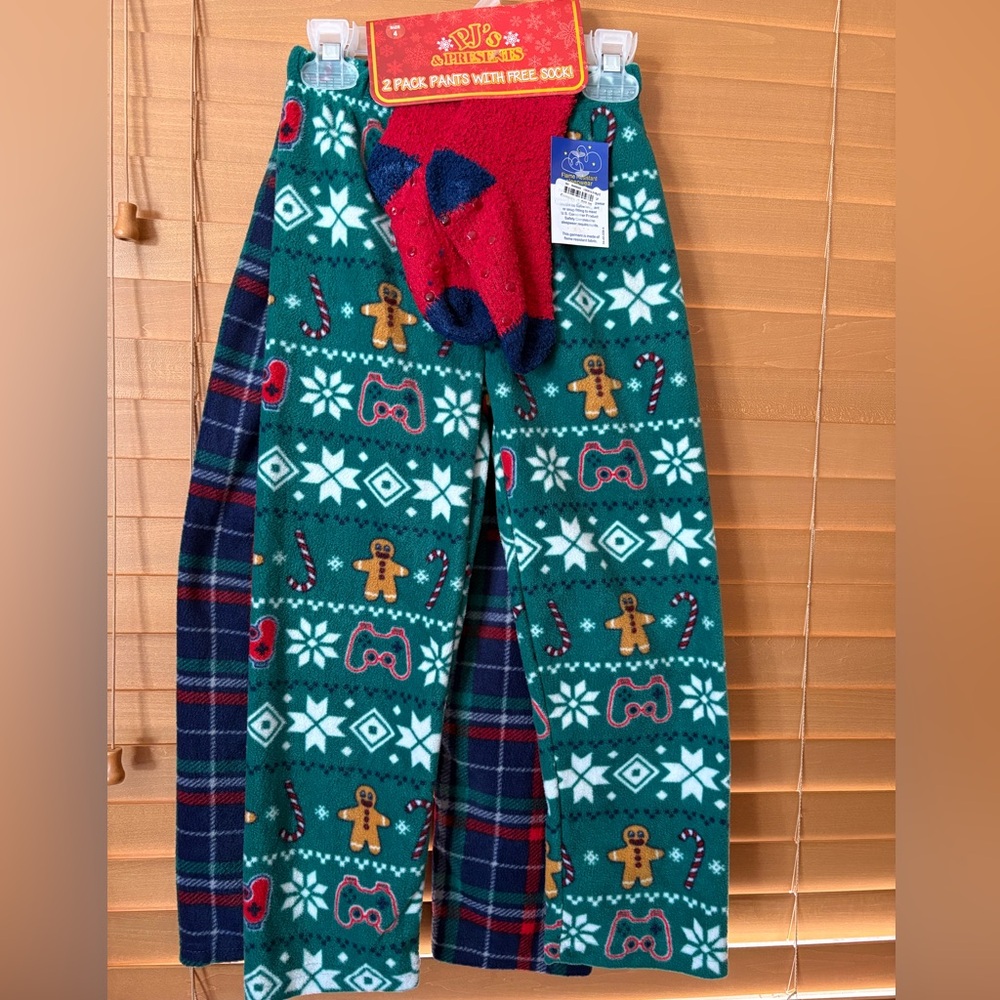 Festive NWT  Kids Pajama Bottoms with Socks - Green, Red and blue. Size 4